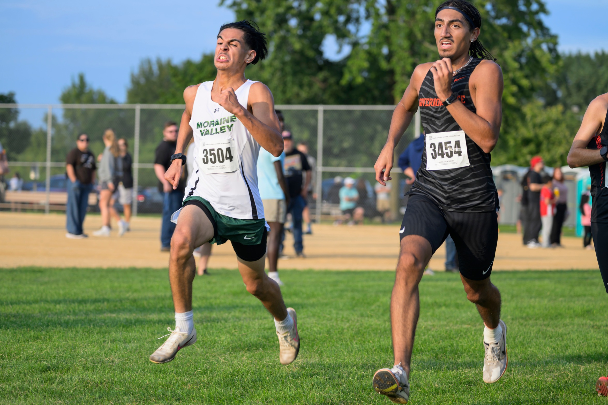 Cyclones push through heat at Brissman-Lundeen Invite